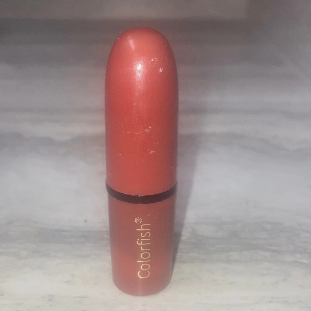 Coral Lipstick - Vibrant Peachy Coral